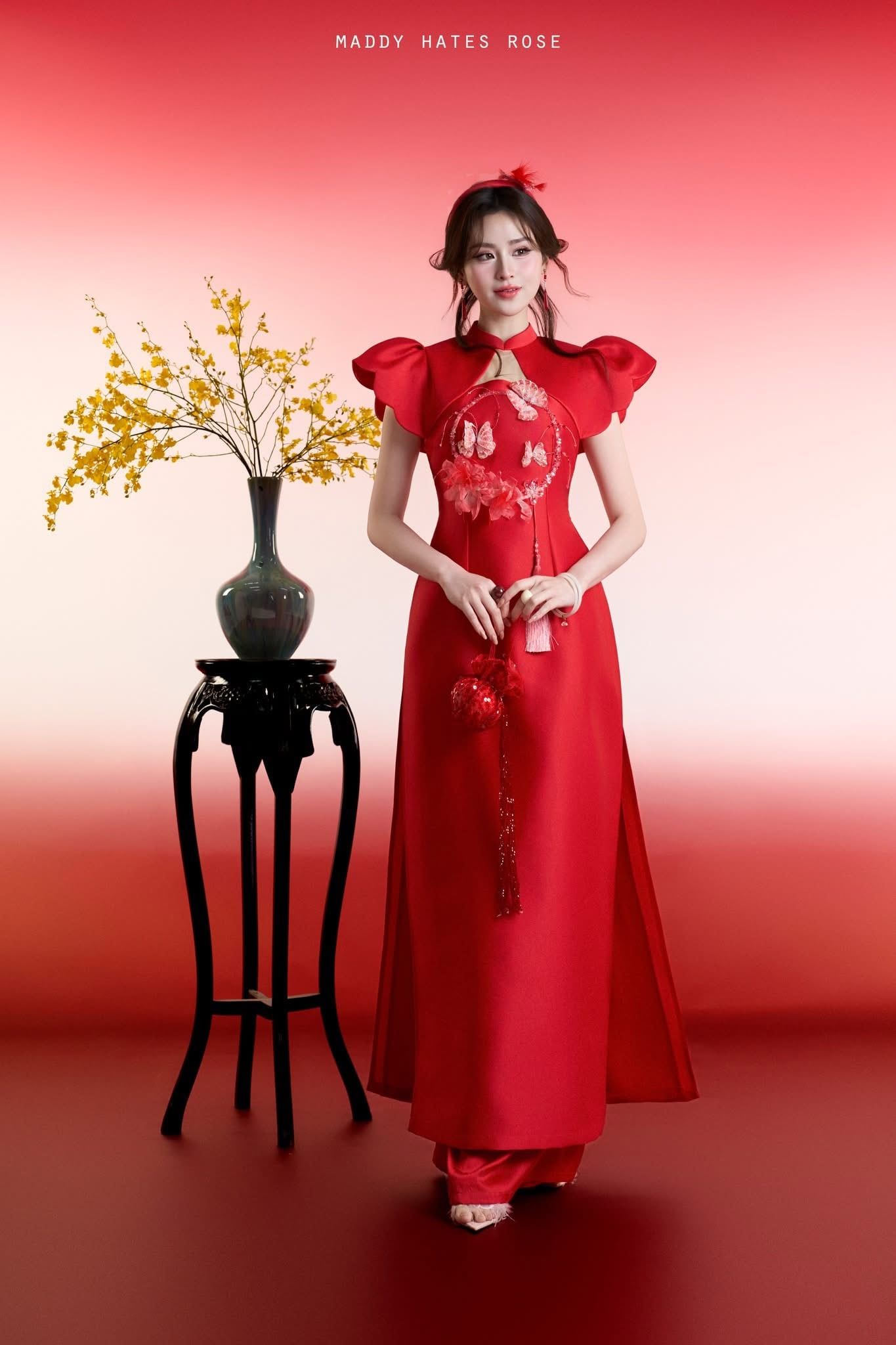 DU26-2 Áo Dài Chu Uyển