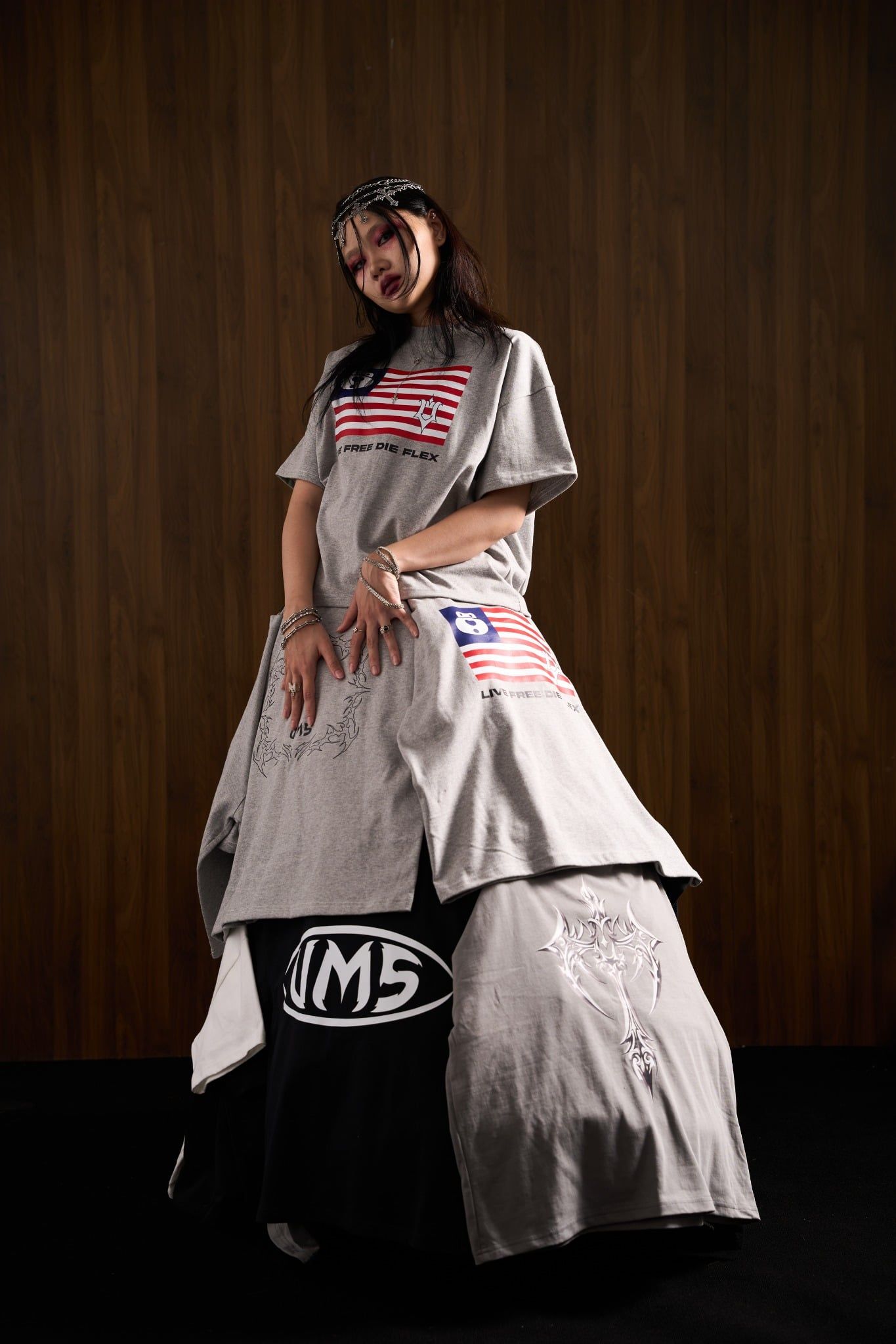  UMS FLAG TEE DUST GREY 