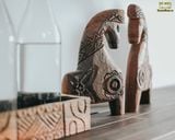 Tủ gỗ decor hoa văn