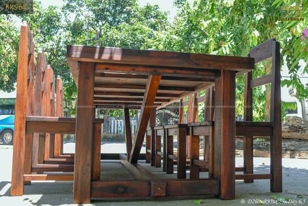 ban-an-ban-hop-go-tau-thuyen