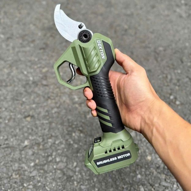  máy cắt cành dekton m21-mcc40xpro 