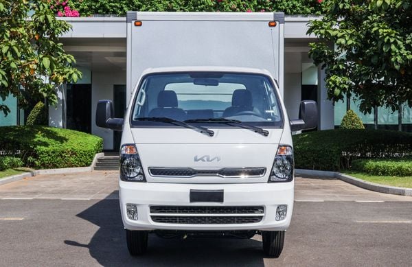  KIA K250L - THÙNG KÍN 