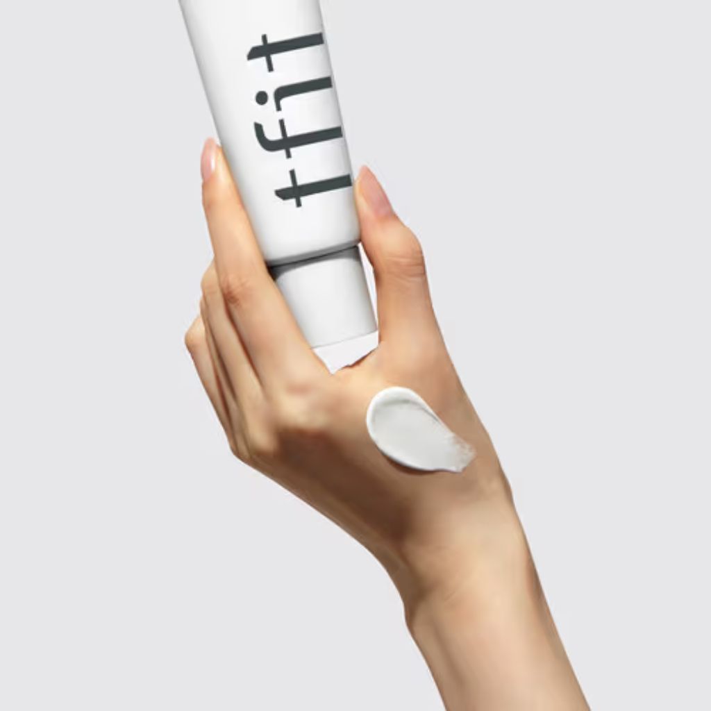  Kem Lười Nâng Tông Tfit Luminaire Skip Tone Up 100g 