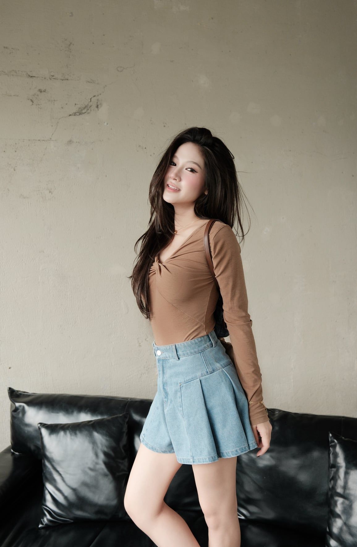  Áo Thun Cổ Xoắn FAT097 