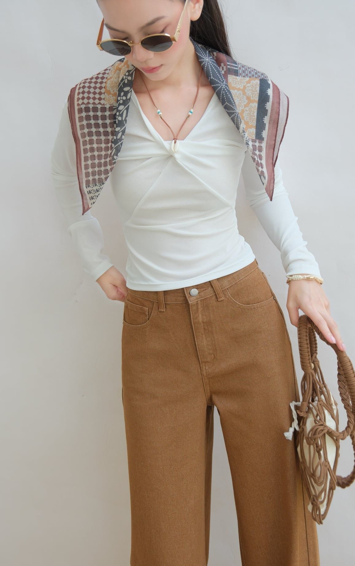  Áo Thun Cổ Xoắn FAT097 