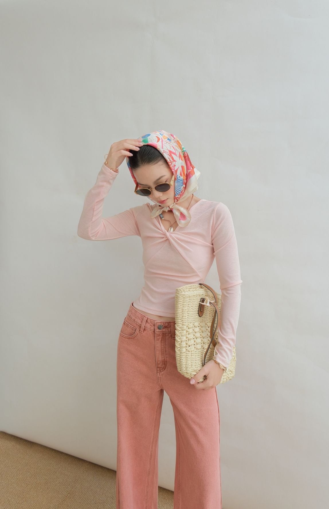  Áo Thun Cổ Xoắn FAT097 