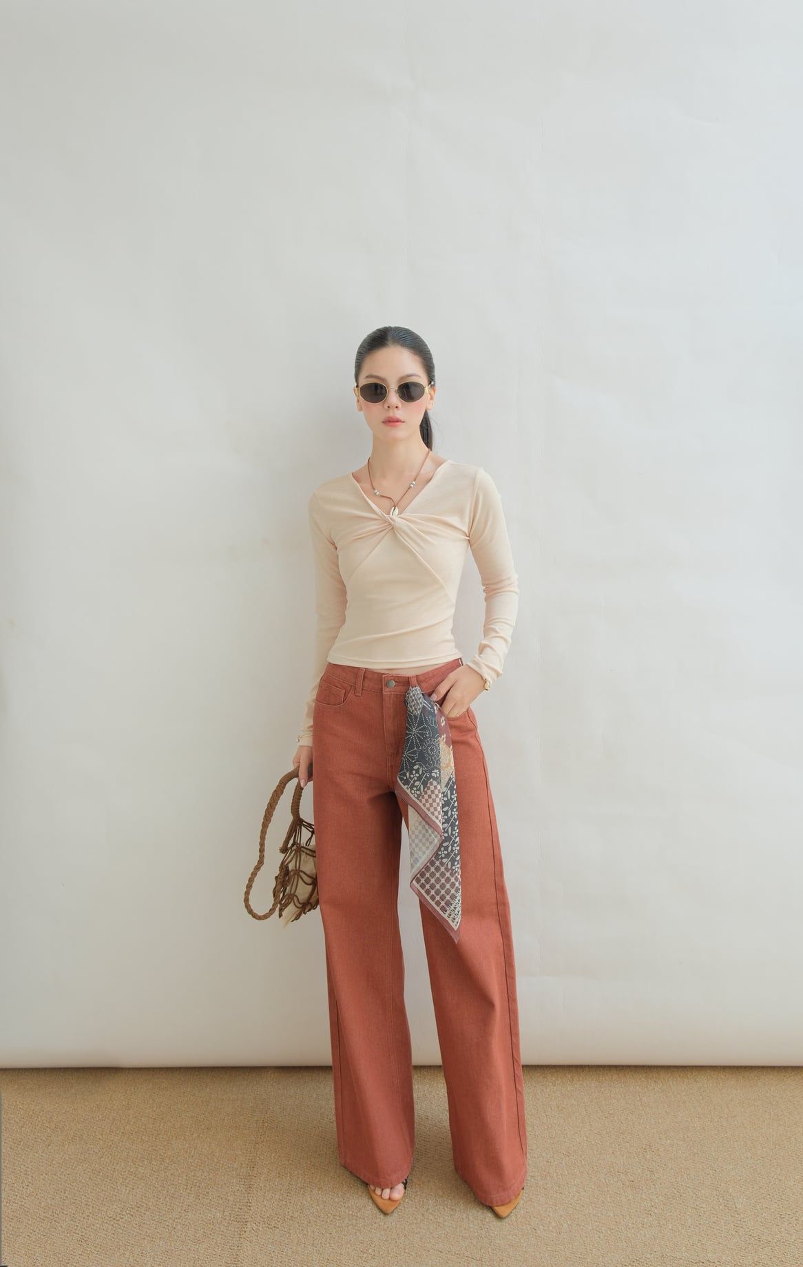  Áo Thun Cổ Xoắn FAT097 