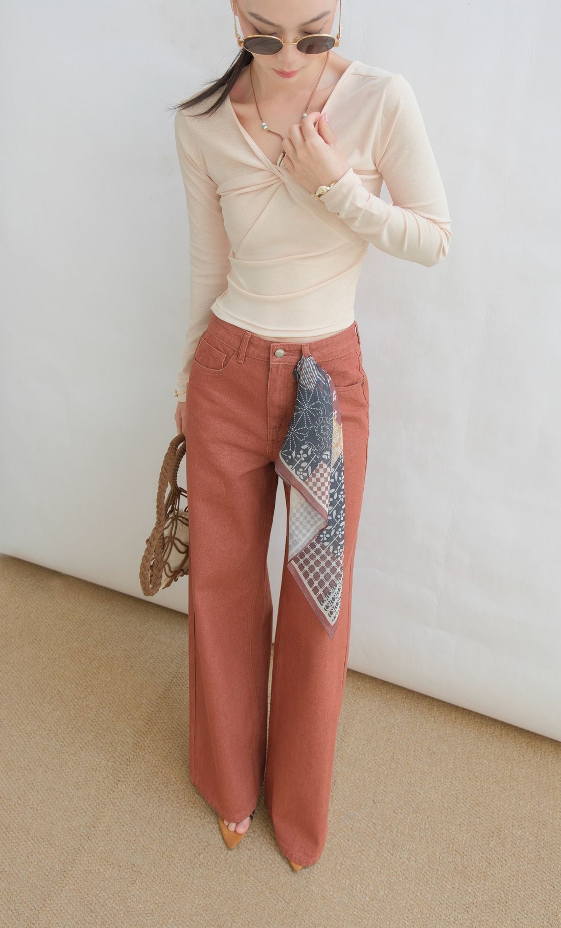  Áo Thun Cổ Xoắn FAT097 