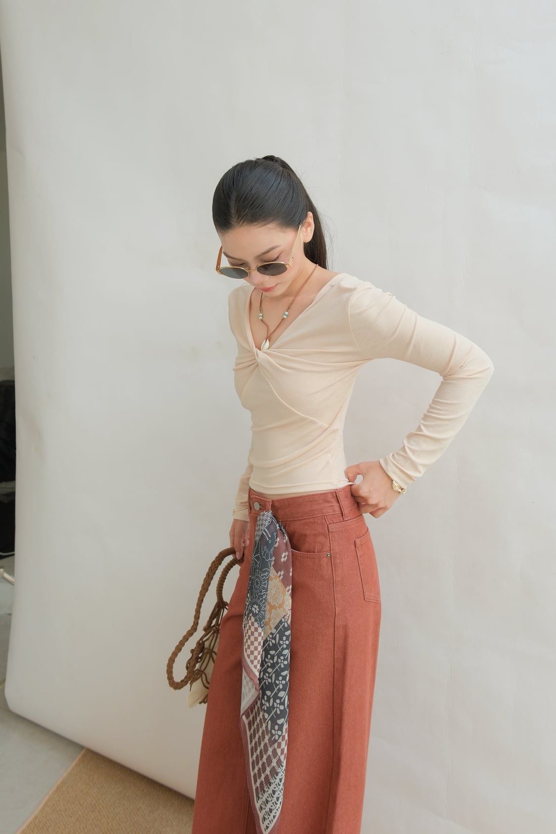 Áo Thun Cổ Xoắn FAT097 