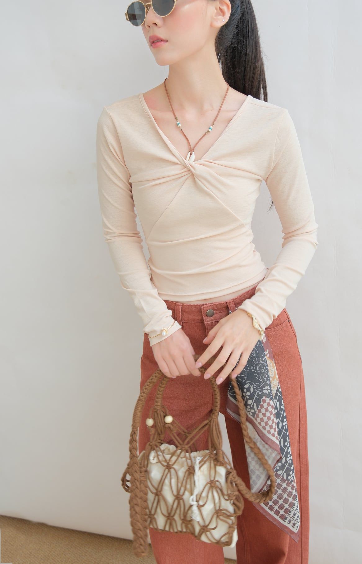  Áo Thun Cổ Xoắn FAT097 