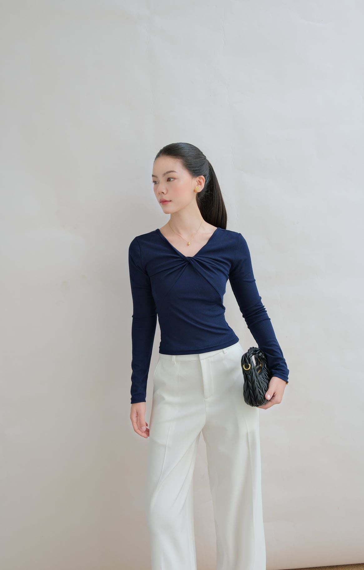  Áo Thun Cổ Xoắn FAT097 