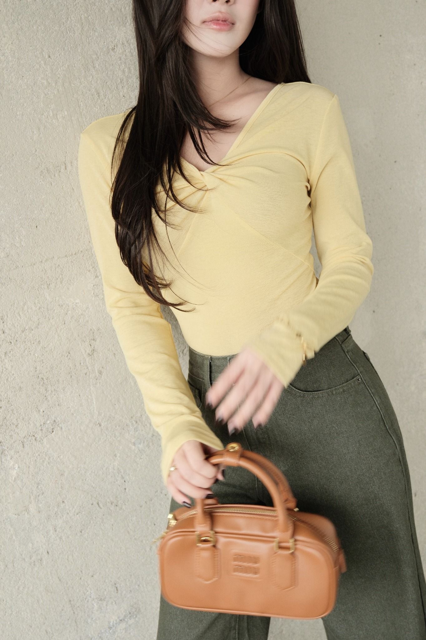  Áo Thun Cổ Xoắn FAT097 