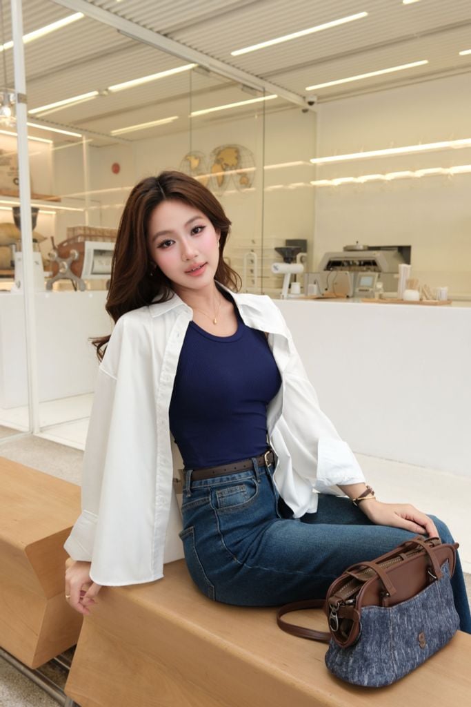  Áo Thun Cổ Tròn FAT082 