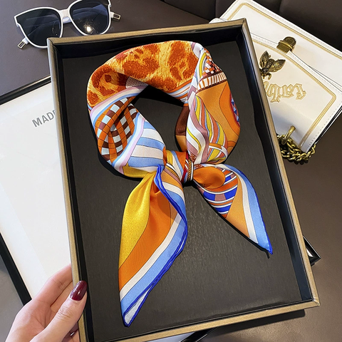 Khăn lụa tơ tằm họa tiết 70x70cm BASELE1137