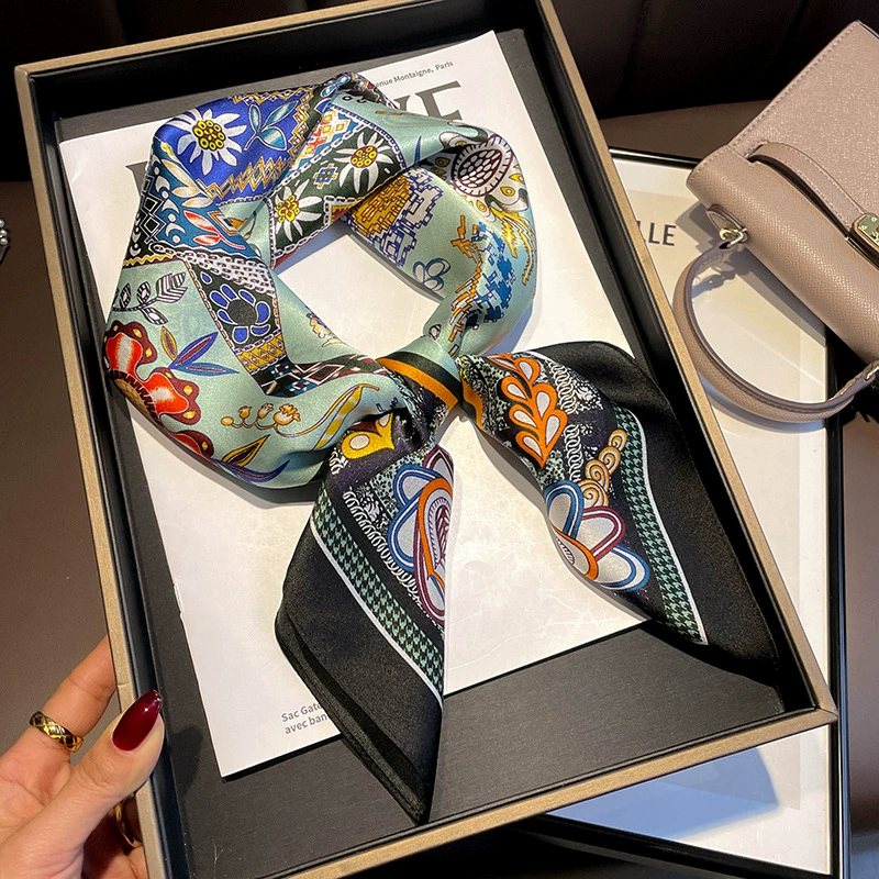 Khăn lụa tơ tằm họa tiết 70x70cm BASELE1132