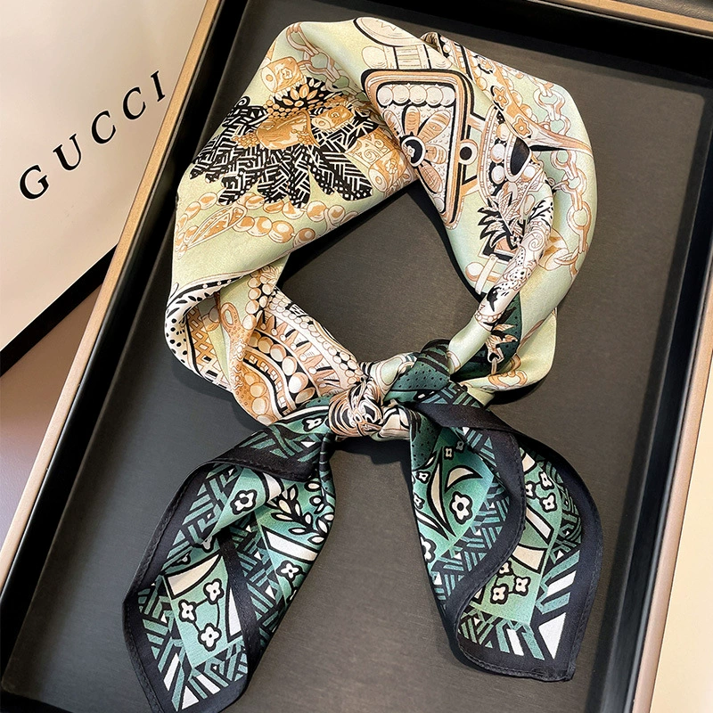 Khăn lụa tơ tằm họa tiết 70x70cm BASELE1134