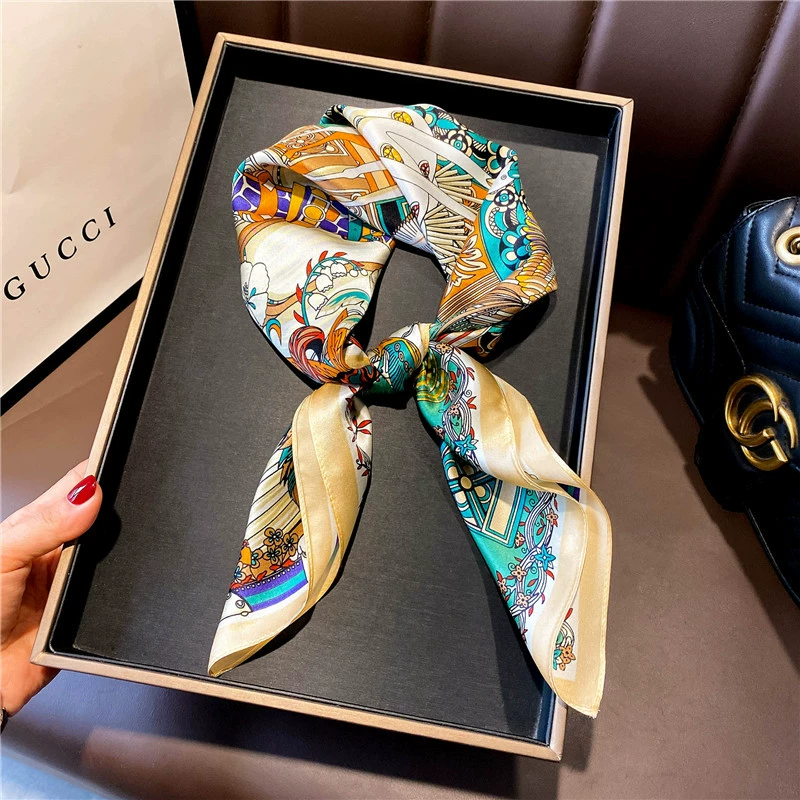 Khăn lụa tơ tằm họa tiết 70x70cm BASELE1130