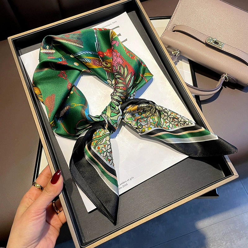 Khăn lụa tơ tằm họa tiết 70x70cm BASELE1126