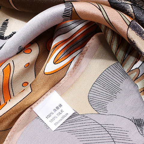 Khăn lụa tơ tằm họa tiết 90x90cm BASELE1142