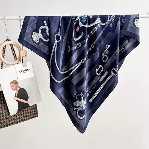 Khăn lụa tơ tằm họa tiết 90x90cm BASELE1145