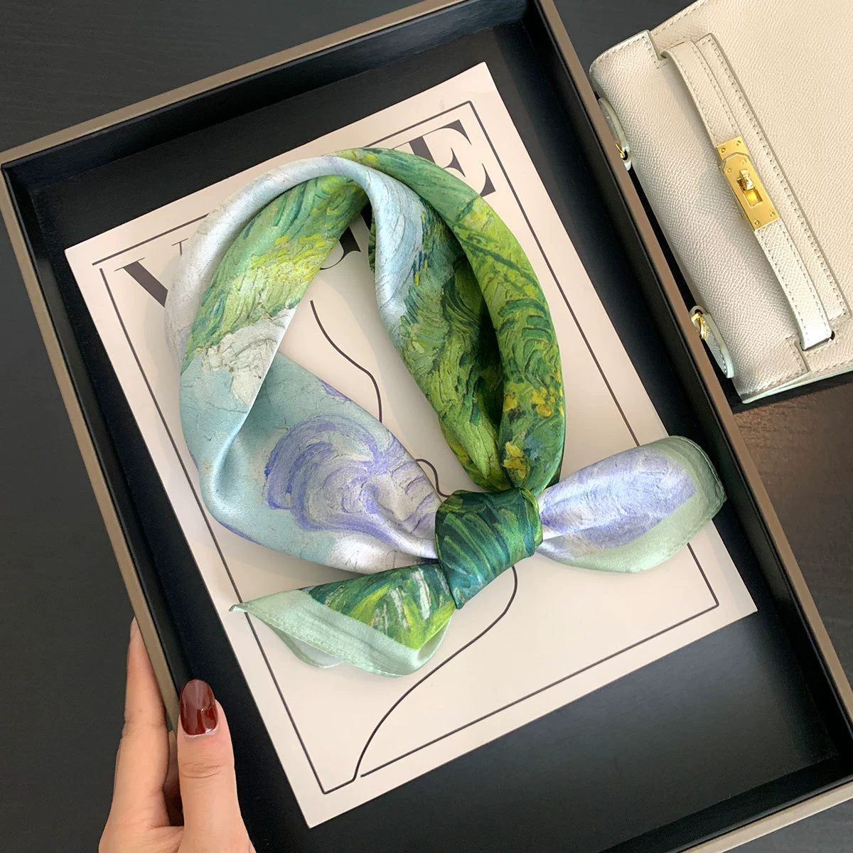 Khăn lụa tơ tằm họa tiết 53x53cm BASELE1093