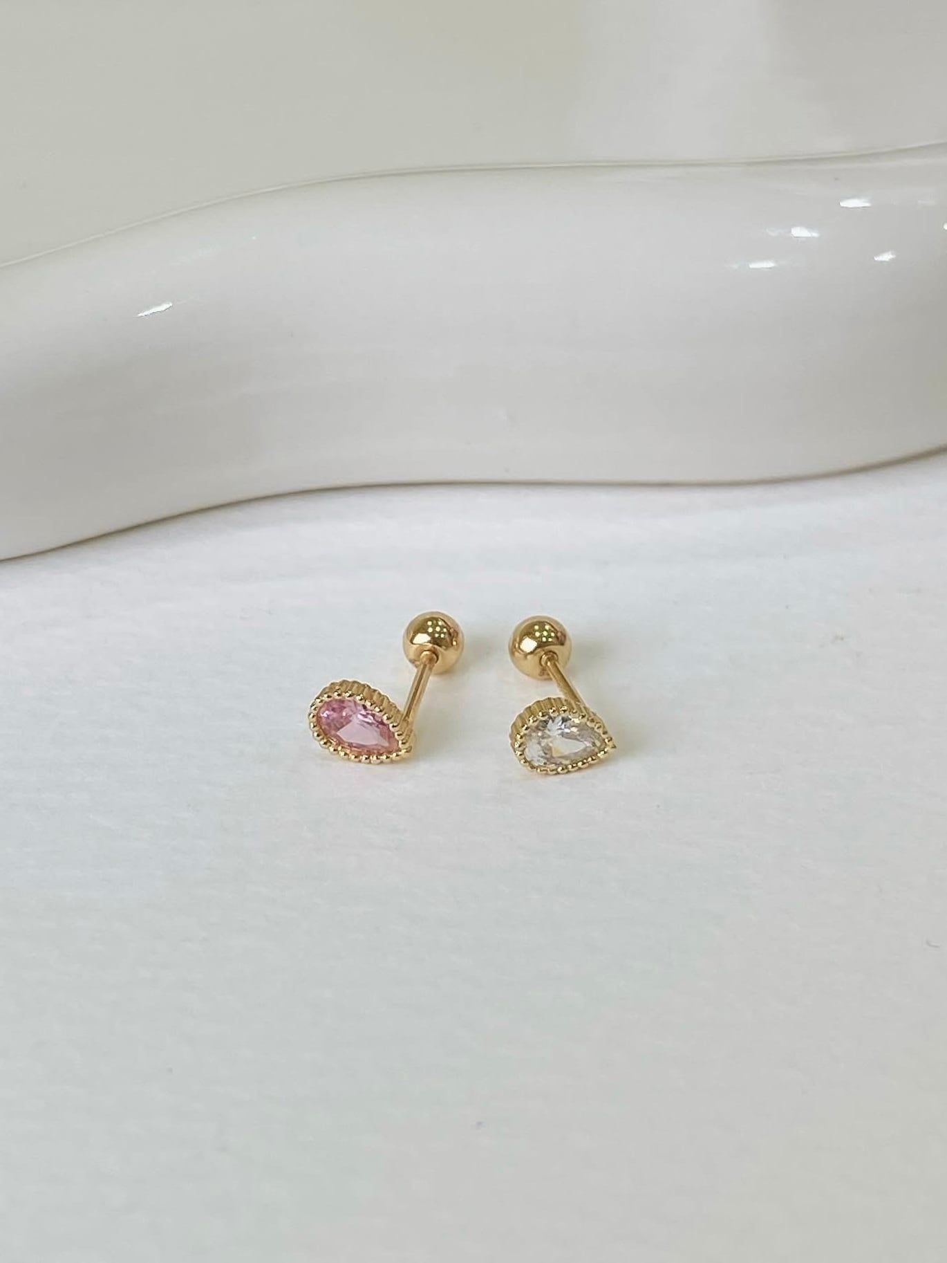  14K Teardrop Piercing 