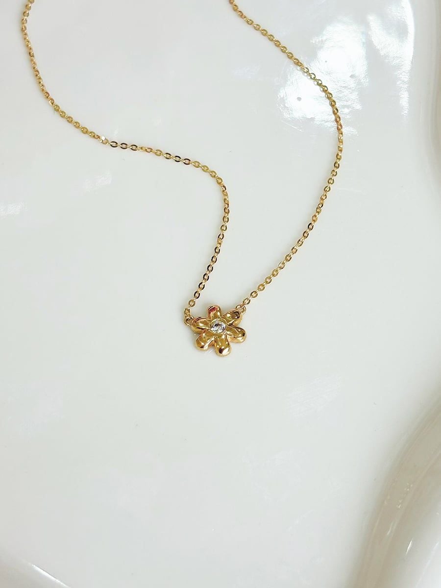  14K Petite Daisy Necklace 