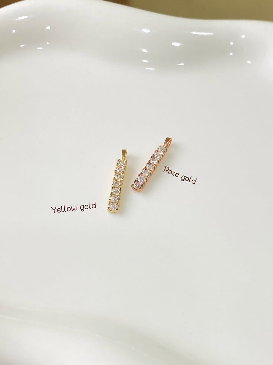  14K Gold Glittering Bar Pendant 