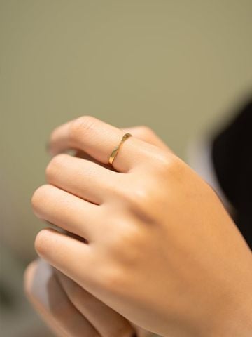  14K Gentle Twist Ring 