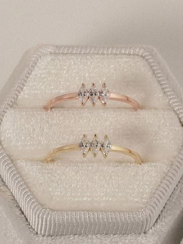 14K Petite Leaflet Ring 