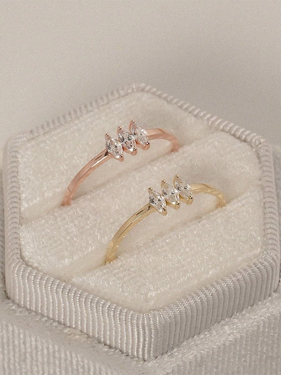  14K Petite Leaflet Ring 