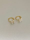  14K Petite Clover Pearl Huggie (S) 