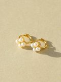  14K Petite Clover Pearl Huggie (S) 