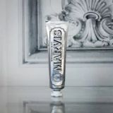 Kem đánh răng Marvis Whitening Mint 85ml 