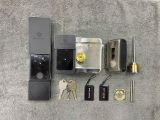  Khoá cổng Pin 02 vân tay  app TTLOCK ( P33- TTLOCK) 