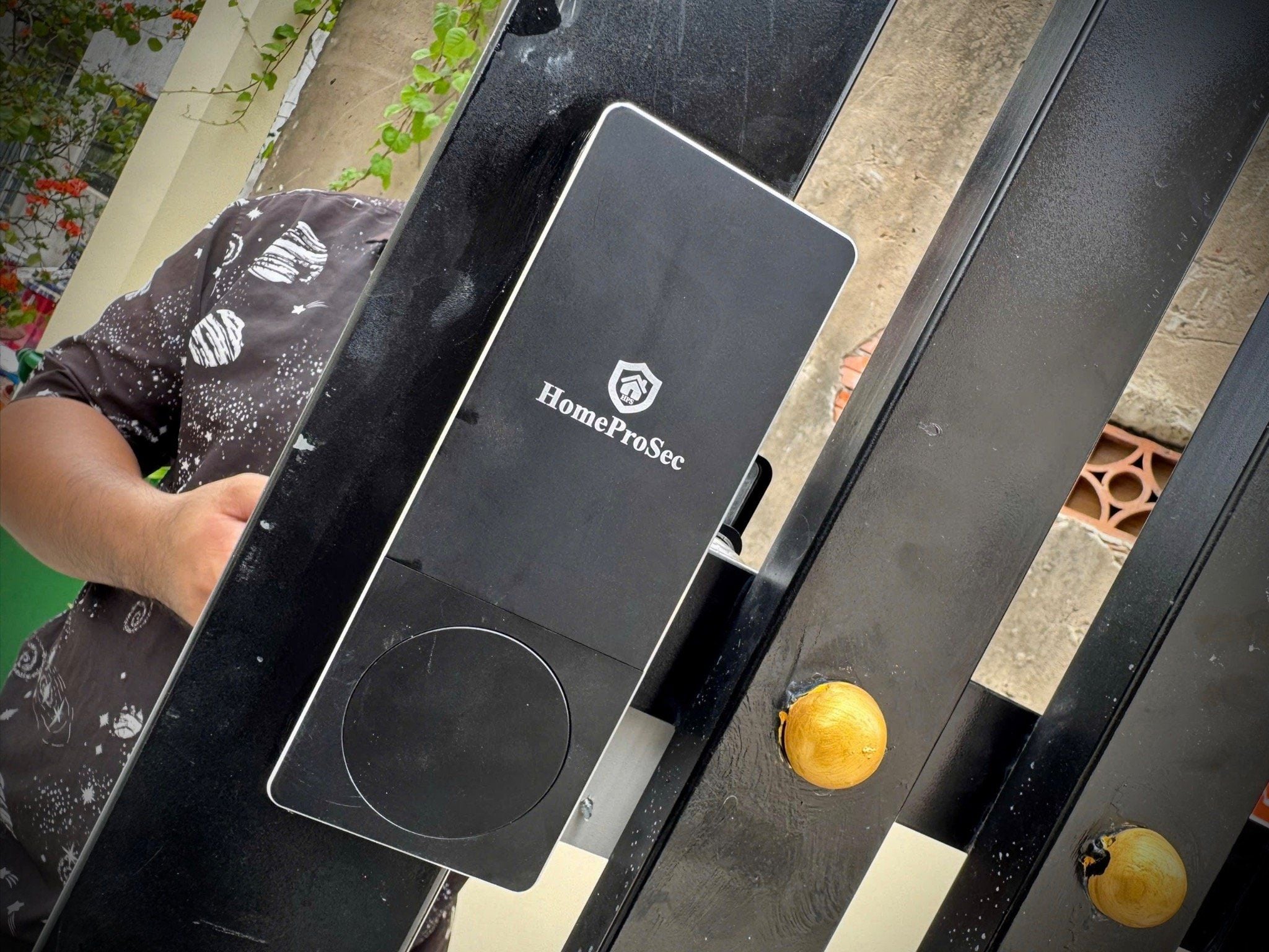  Khoá cổng Pin 02 vân tay  app TTLOCK ( P33- TTLOCK) 