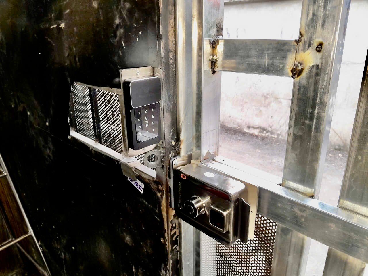  Khóa cổng vân tay inox HPS- SLPLUS SF1P5/ SF2P5 