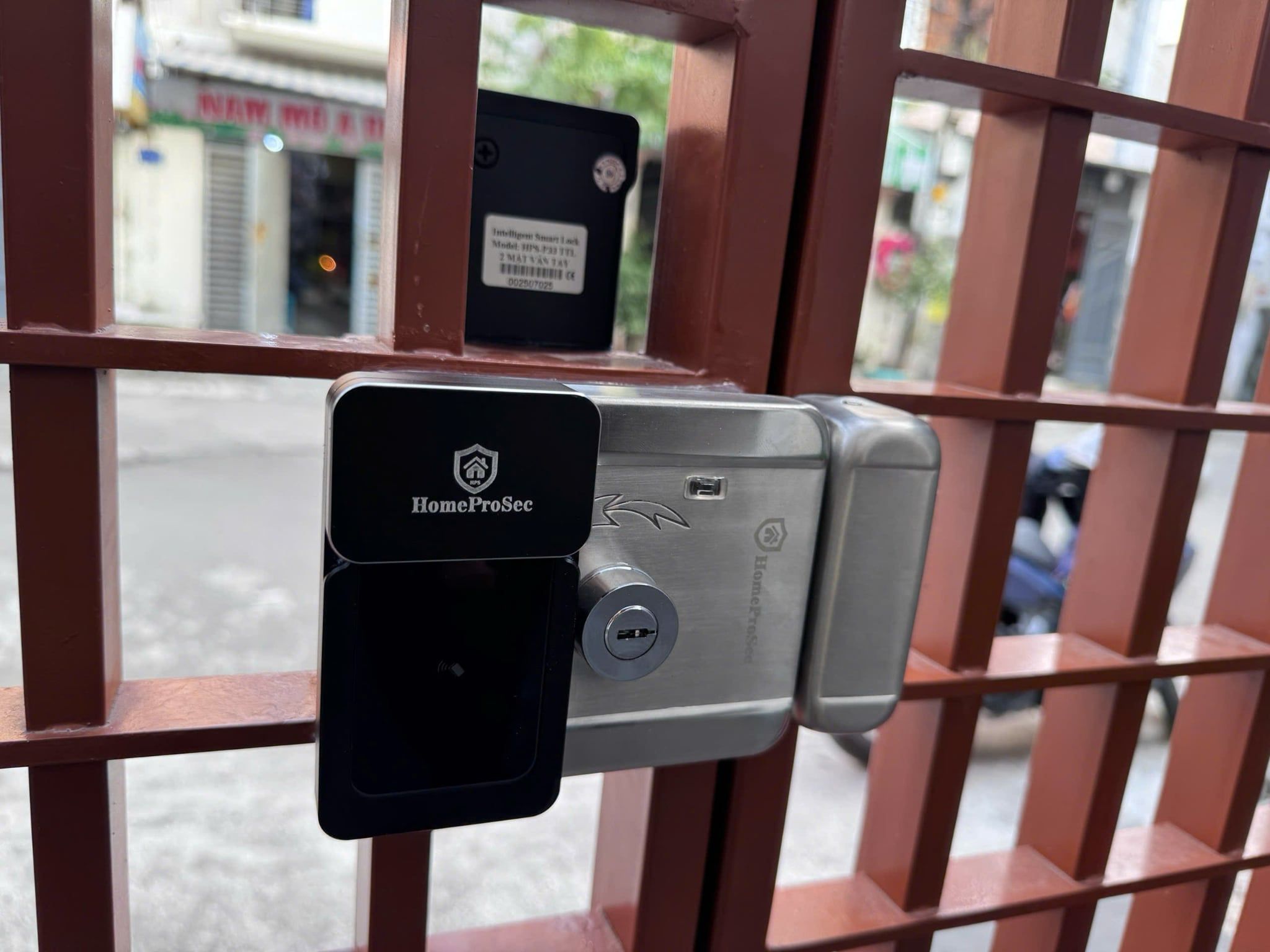  Khoá cổng Pin 02 vân tay  app TTLOCK ( P33- TTLOCK) 