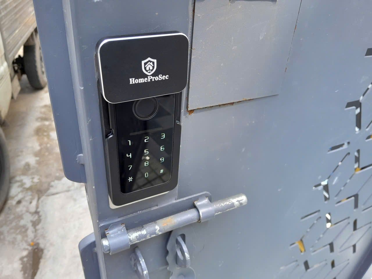  Khoá cổng Pin 02 vân tay  app TTLOCK ( P33- TTLOCK) 