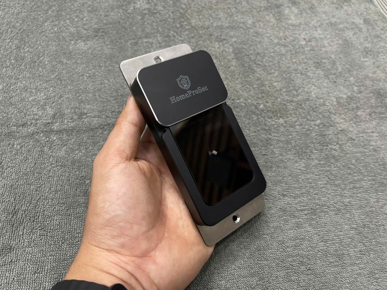  Khoá cổng Pin 02 vân tay  app TTLOCK ( P33- TTLOCK) 