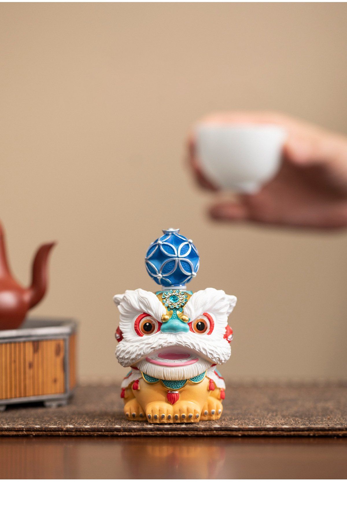  TƯỢNG LÂN QUẢ CẦU 