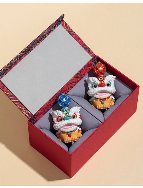  TƯỢNG LÂN QUẢ CẦU 