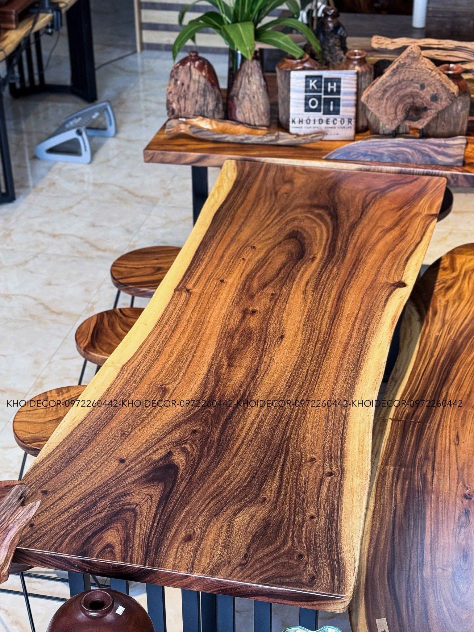  BÀN GỖ ME TÂY 220 x 73-71 x 5 cm 