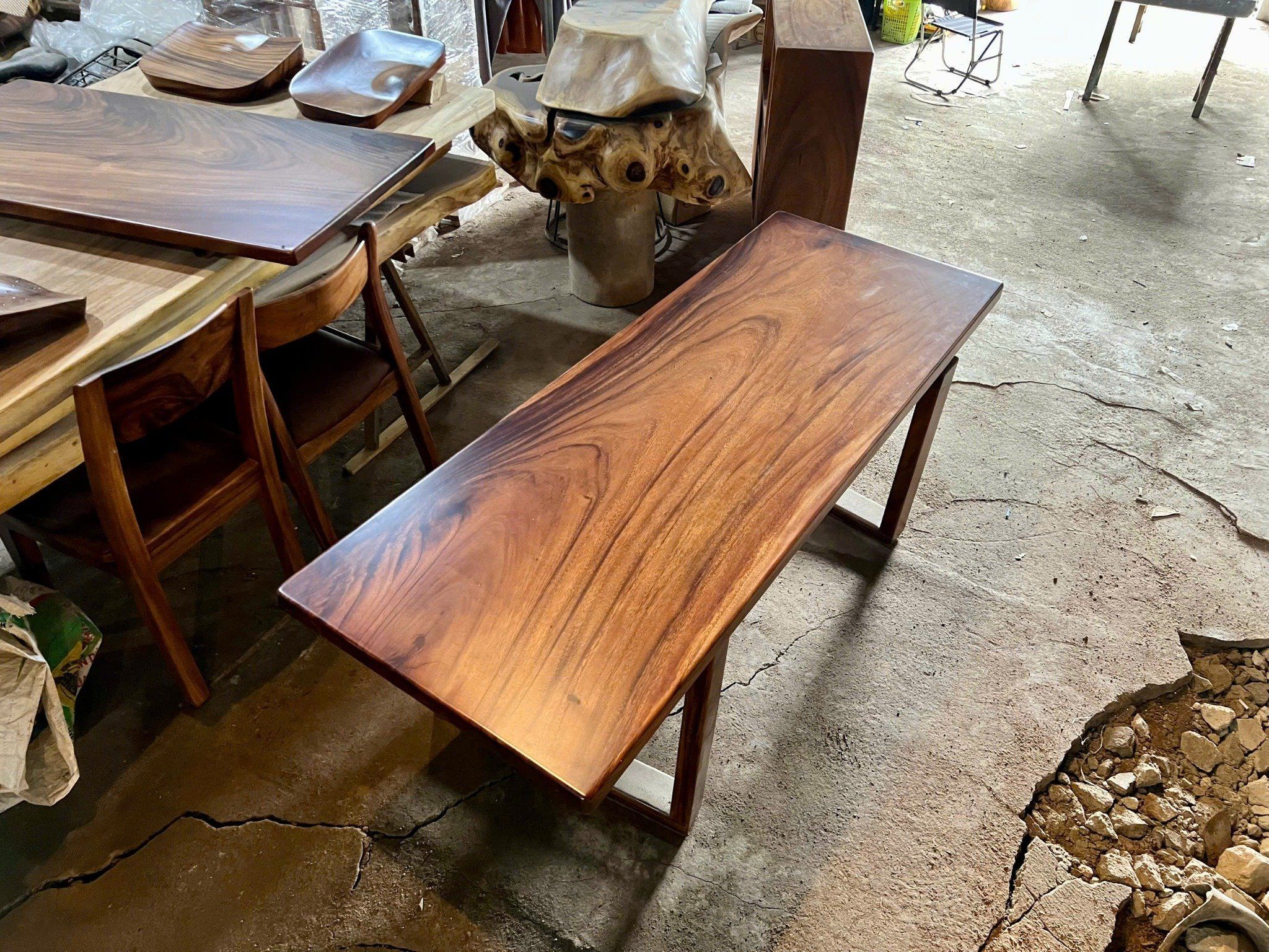  BÀN GỖ ME TÂY 180 x 67 x 5 cm 