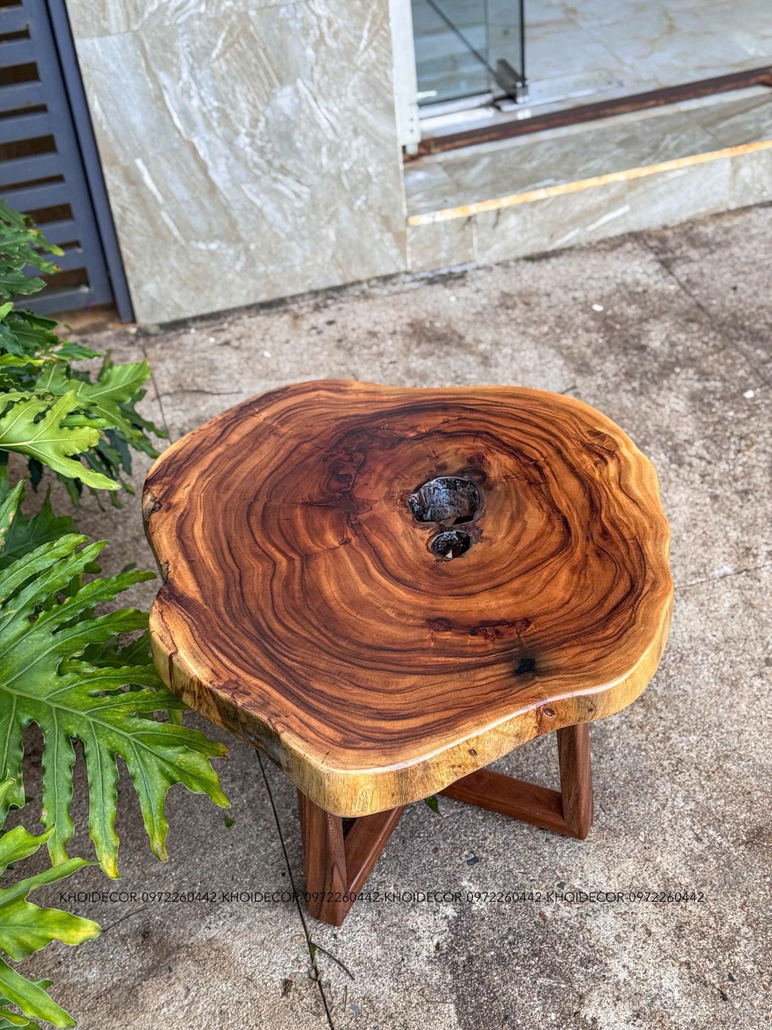  BÀN GỖ ME TÂY 75 x 65 x 5 cm 