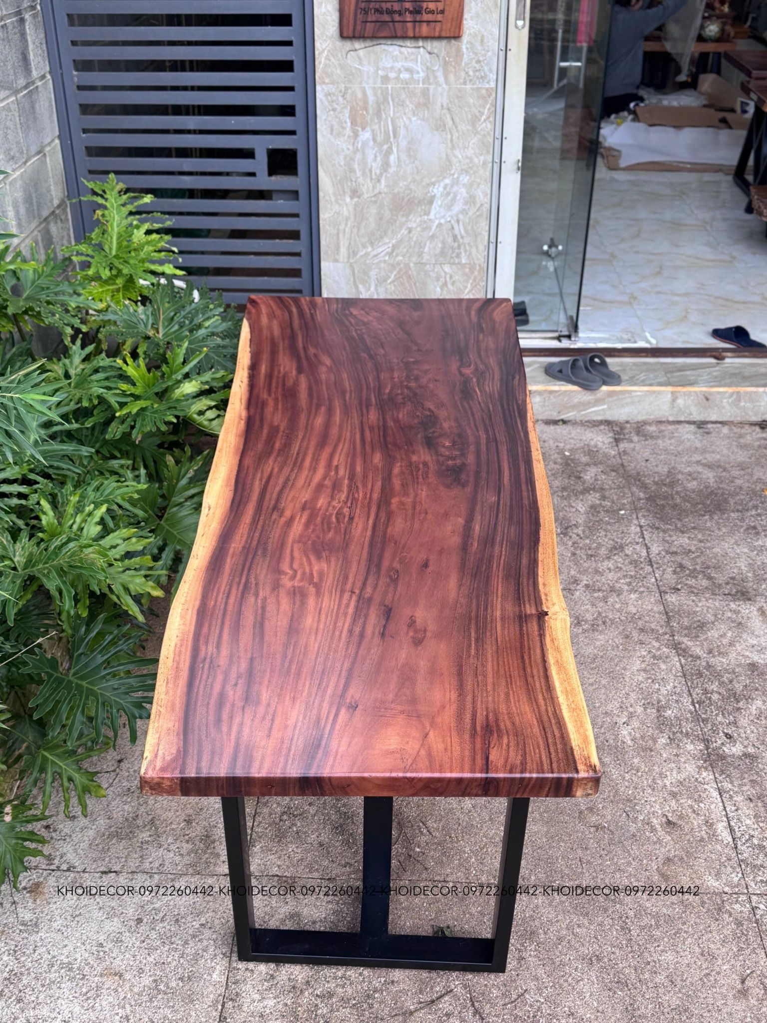  BÀN GỖ ME TÂY 200 x 72-82 x 5 cm 