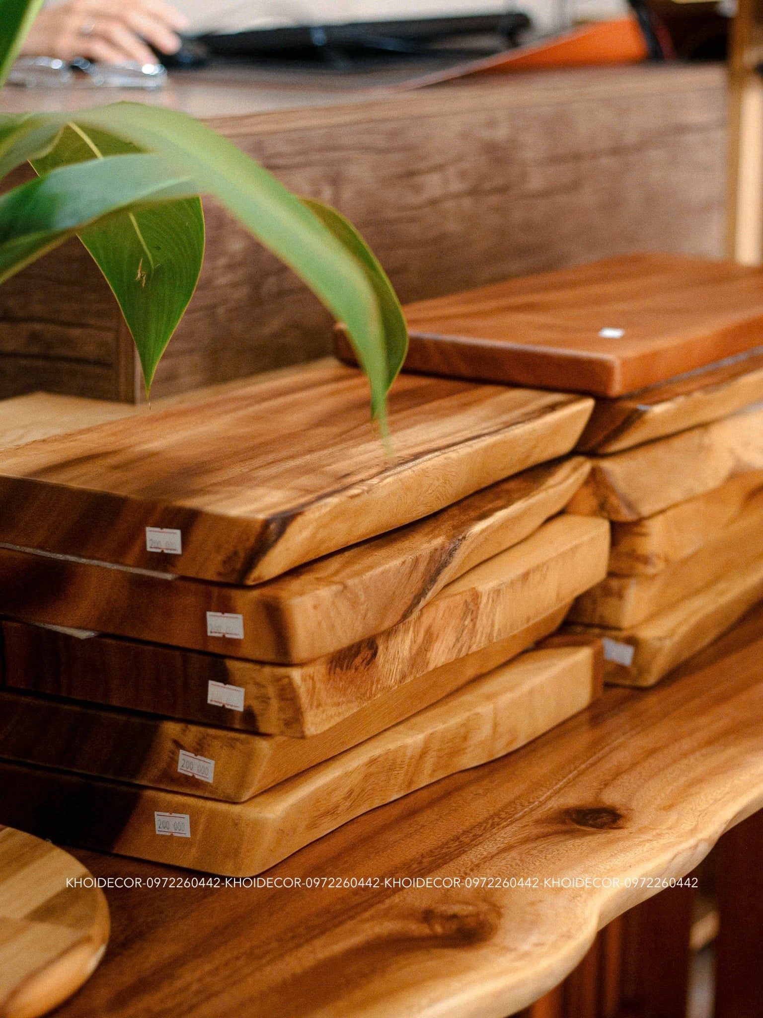  KỆ TREO ÂM TƯỜNG - GỖ ME TÂY 