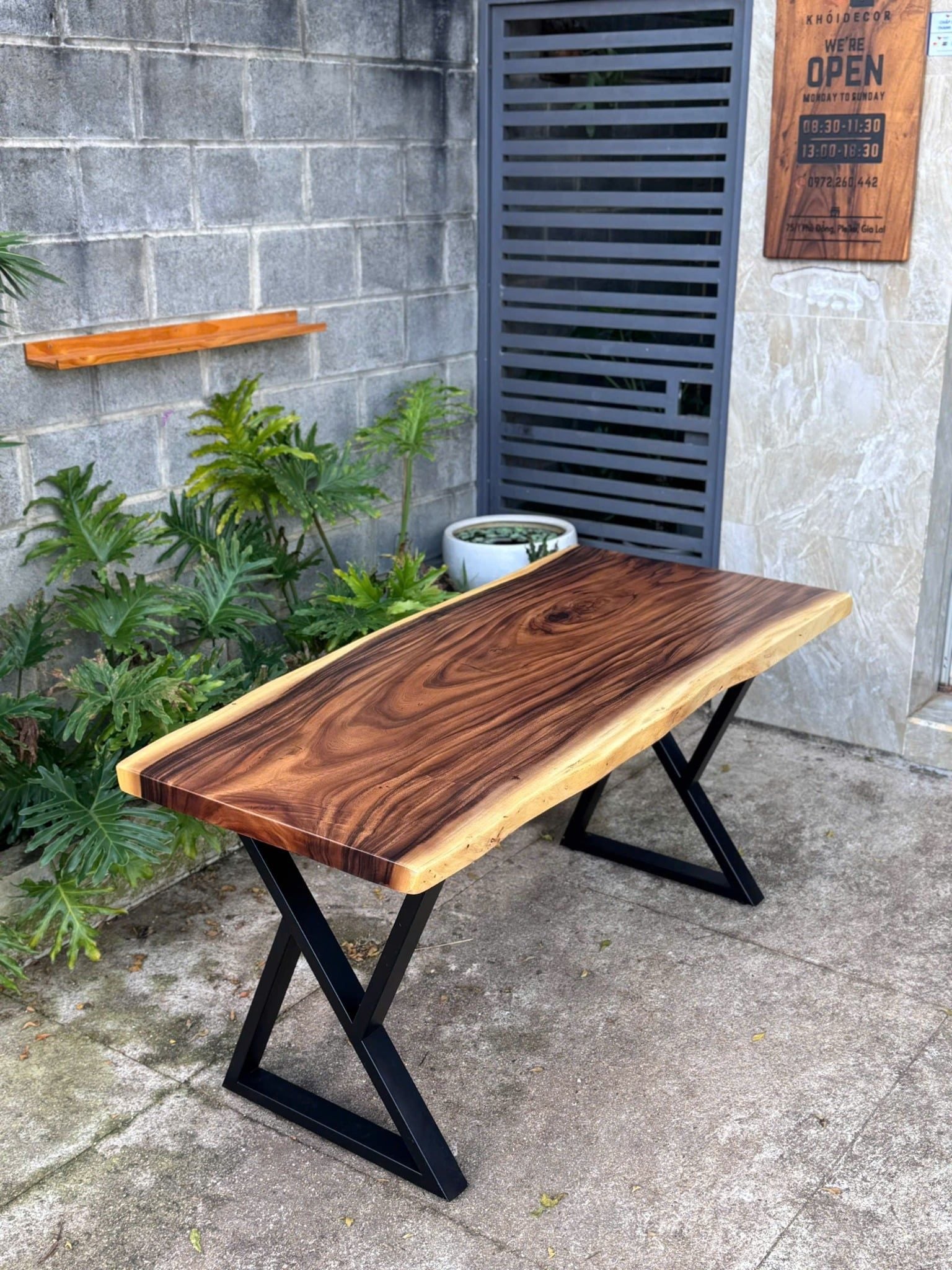  BÀN GỖ ME TÂY 160 x 68-75 x 5 cm 