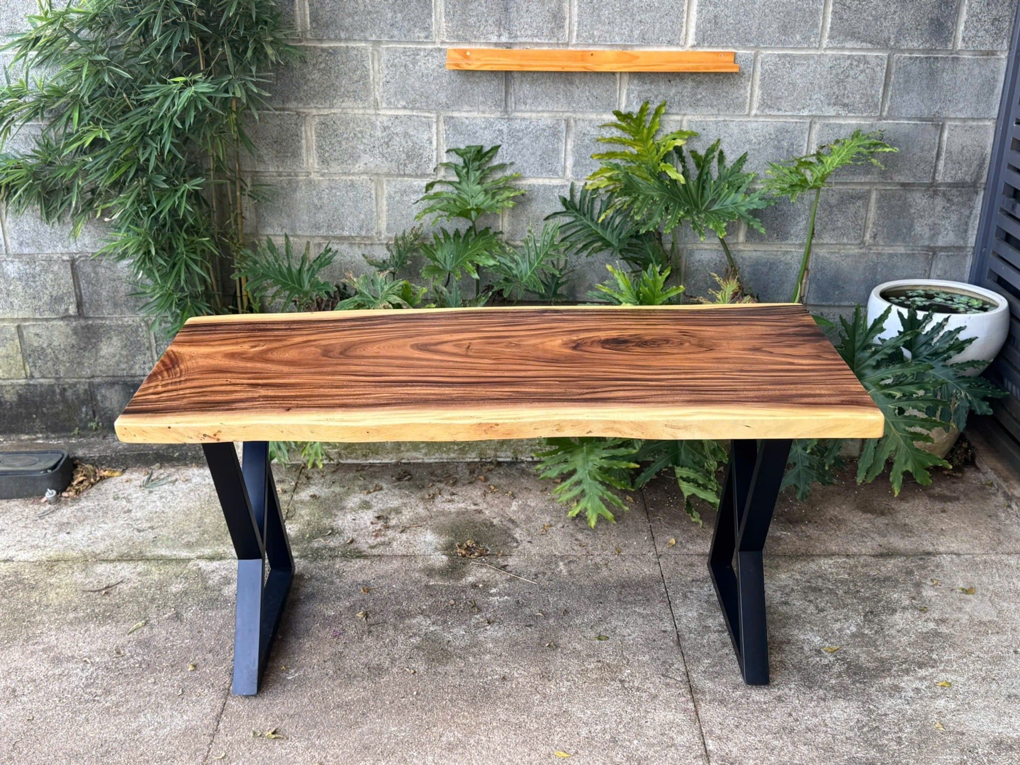  BÀN GỖ ME TÂY 160 x 68-75 x 5 cm 