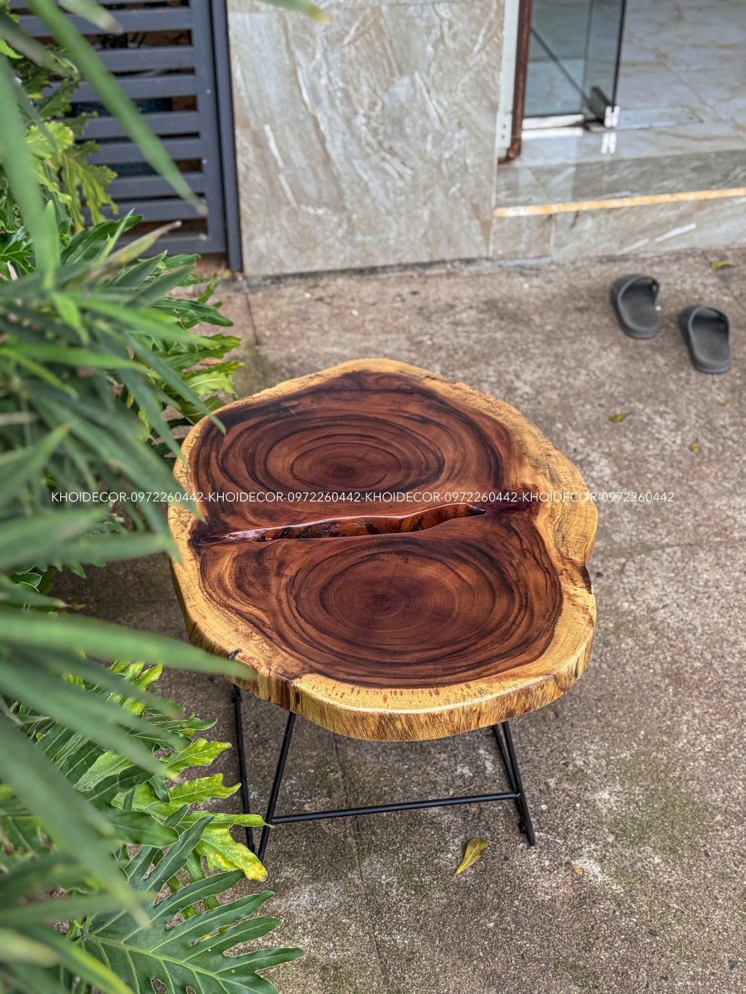  BÀN GỖ ME TÂY 77 x 58 x 5 cm 